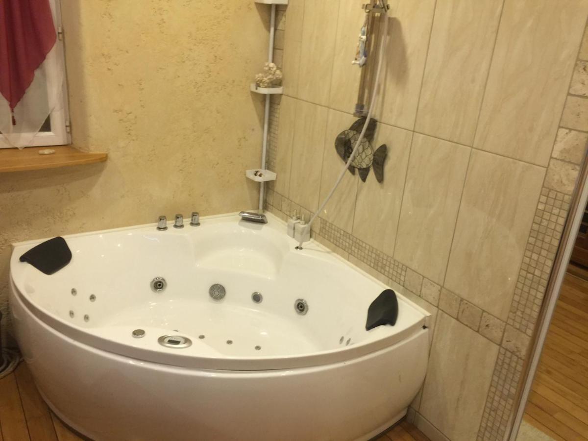 La Decouverte, Jacuzzi, Sauna, Et Terrasse Avec Vue Sur Lac A La Campagne Entre Toulouse Et Auch Catonvielle 外观 照片